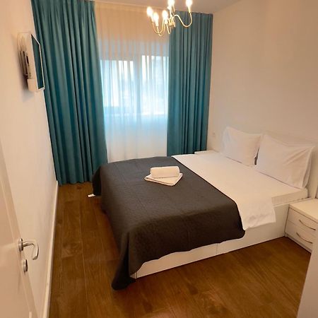 Central Metropolitan Bright 2 Яш Екстериор снимка