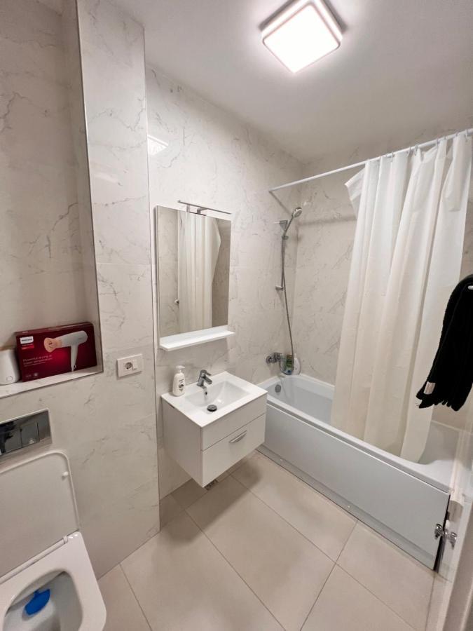 Central Metropolitan Bright 2 Яш Екстериор снимка